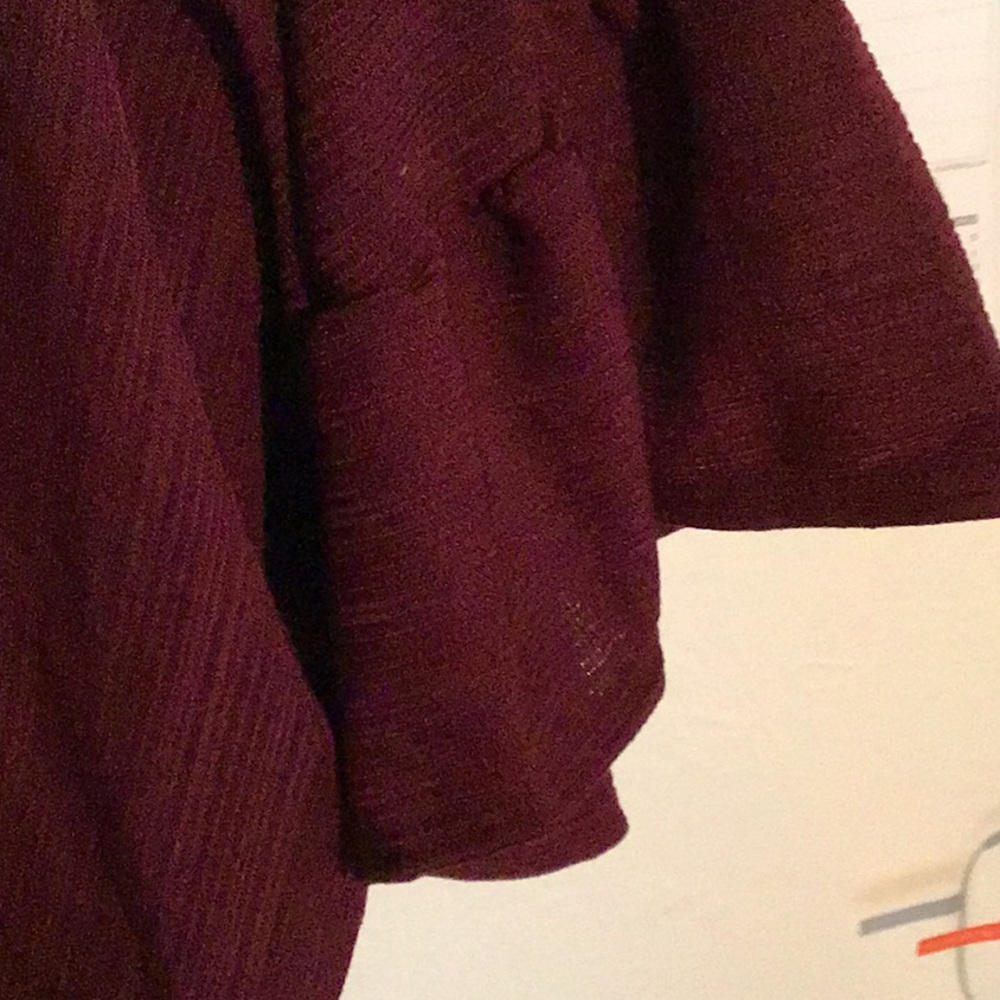 SOLD. Wind flutter sleeve top - Picture 6 of 7